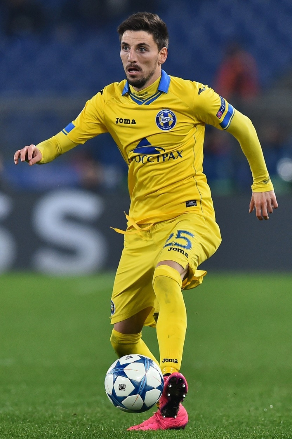 Mladenović u Kelnu do 2019. godine