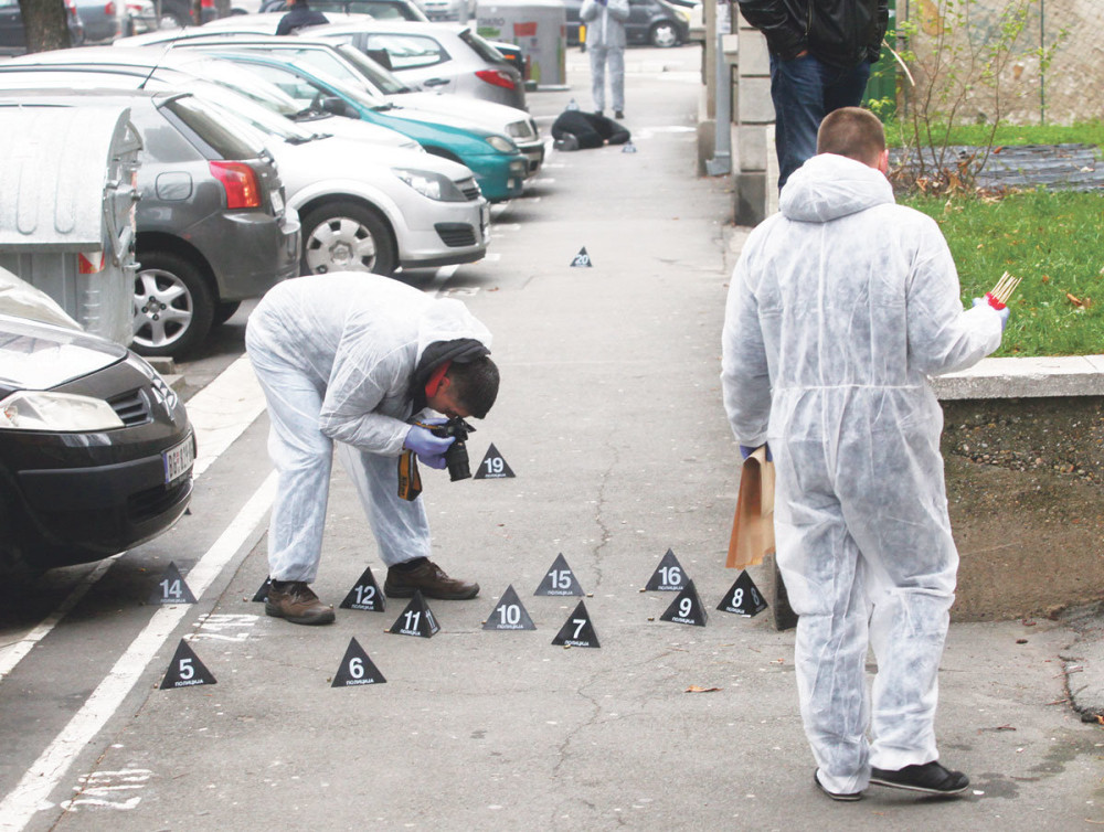 Ubica mu ispalio hitac u glavu!