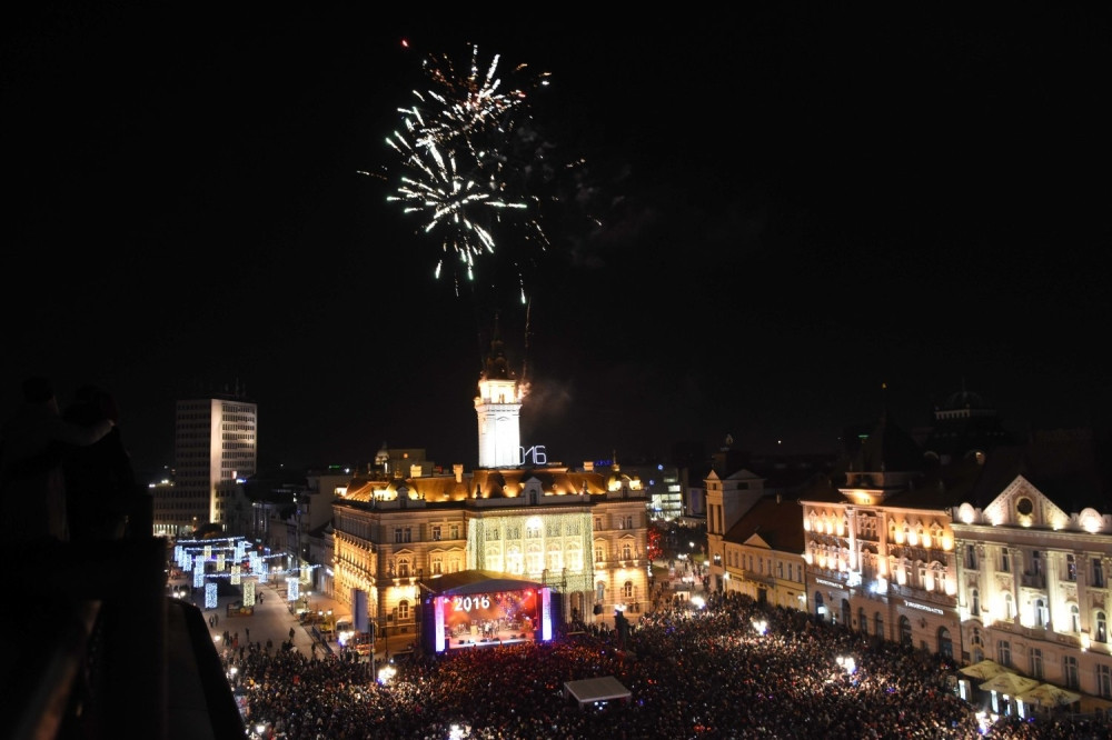 "Van Gog" uveo Novosađane u prestupnu 2016. godinu! (FOTO GALERIJA)