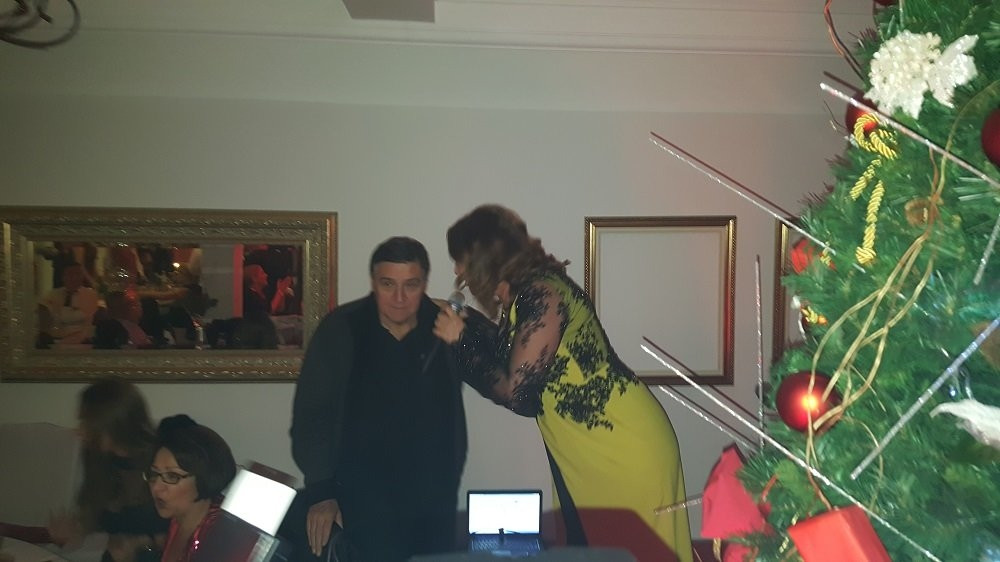 Bekuta pevala Mrki "na uvce"! (FOTO)