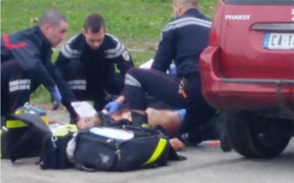 Vojnici pucali na auto kod džamije