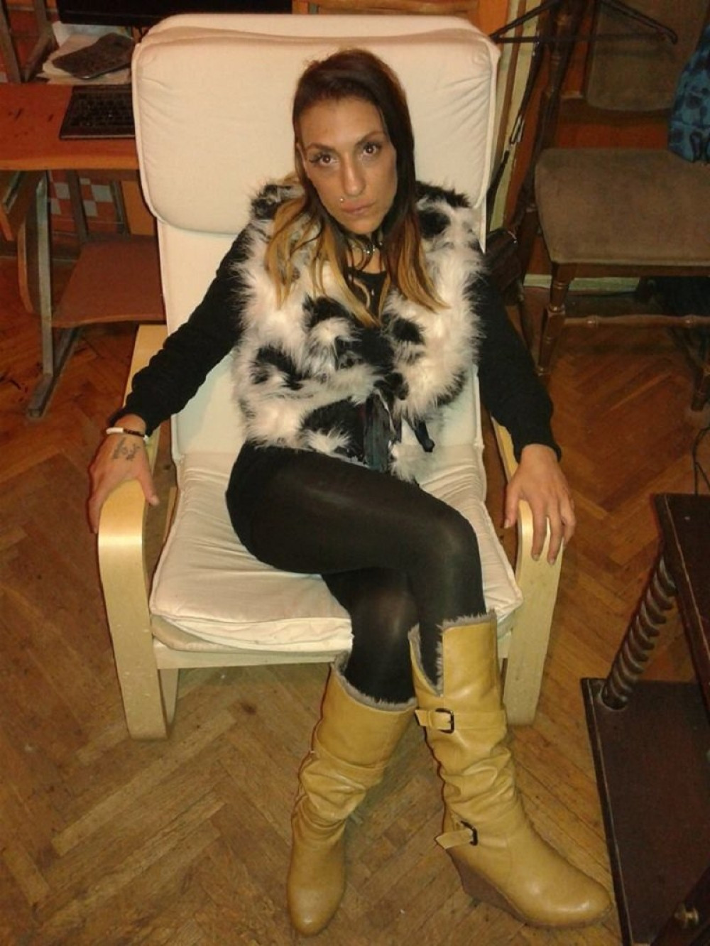 Ženi rascopao glavu čekićem, pa ostao da je gleda mrtvu