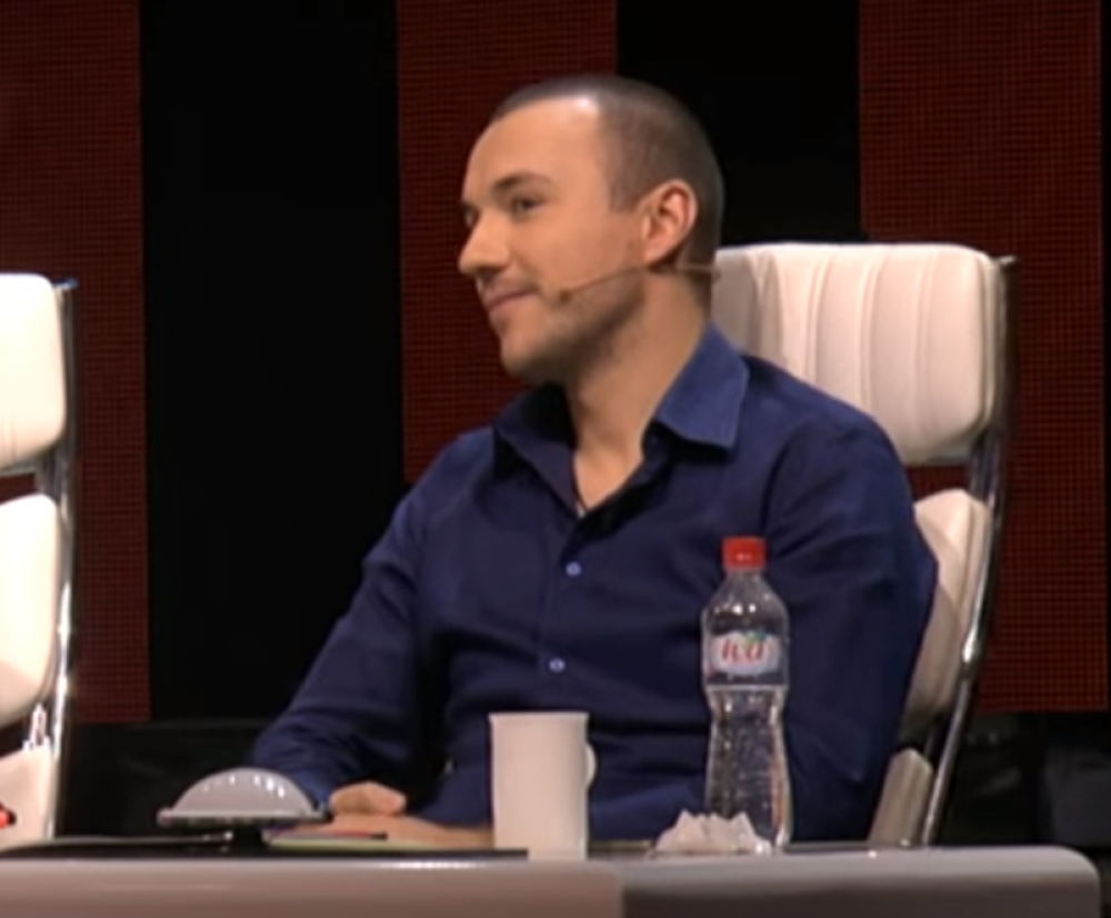 Bane spopao suprugu nasred plaže (FOTO)