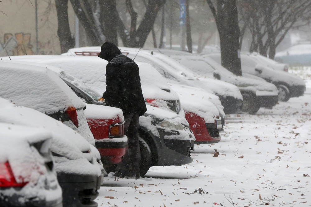 Sneg veje dok Beograd spava