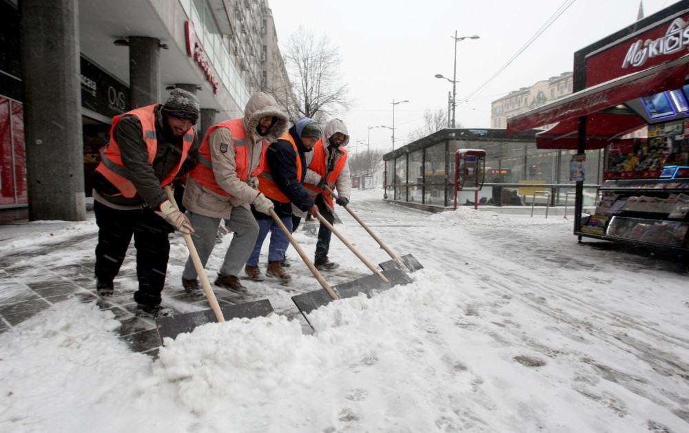 Sneg pada, na put ako baš morate! (FOTO)