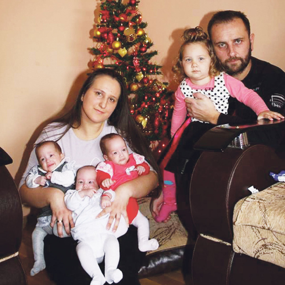 U razmaku od po minut dobili tri devojčice