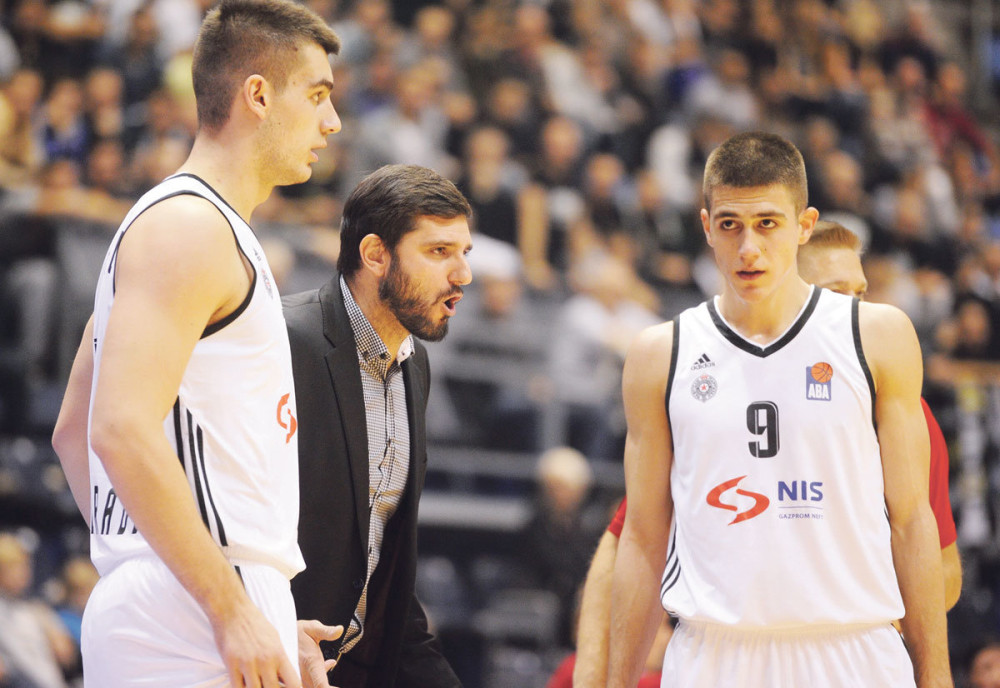 Božić: Pribijeni smo uza zid, moramo da pobedimo!