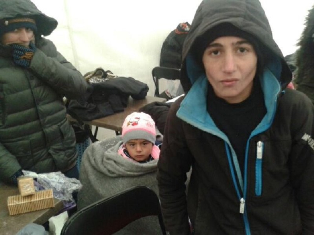 Izbeglicama potrebna zimska odeća i obuća!