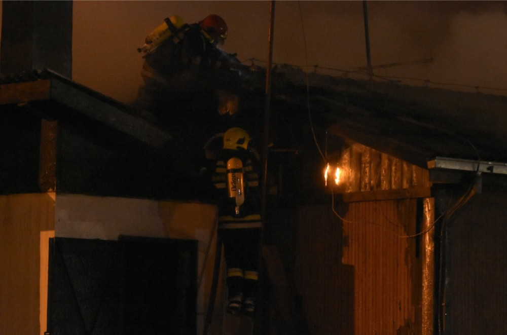 Izgorela baraka u Kineskoj četvrti! (FOTO)