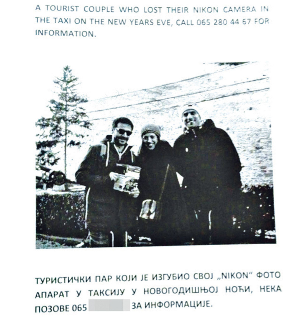 Taksista u potrazi za turistima koji su zaboravili aparat