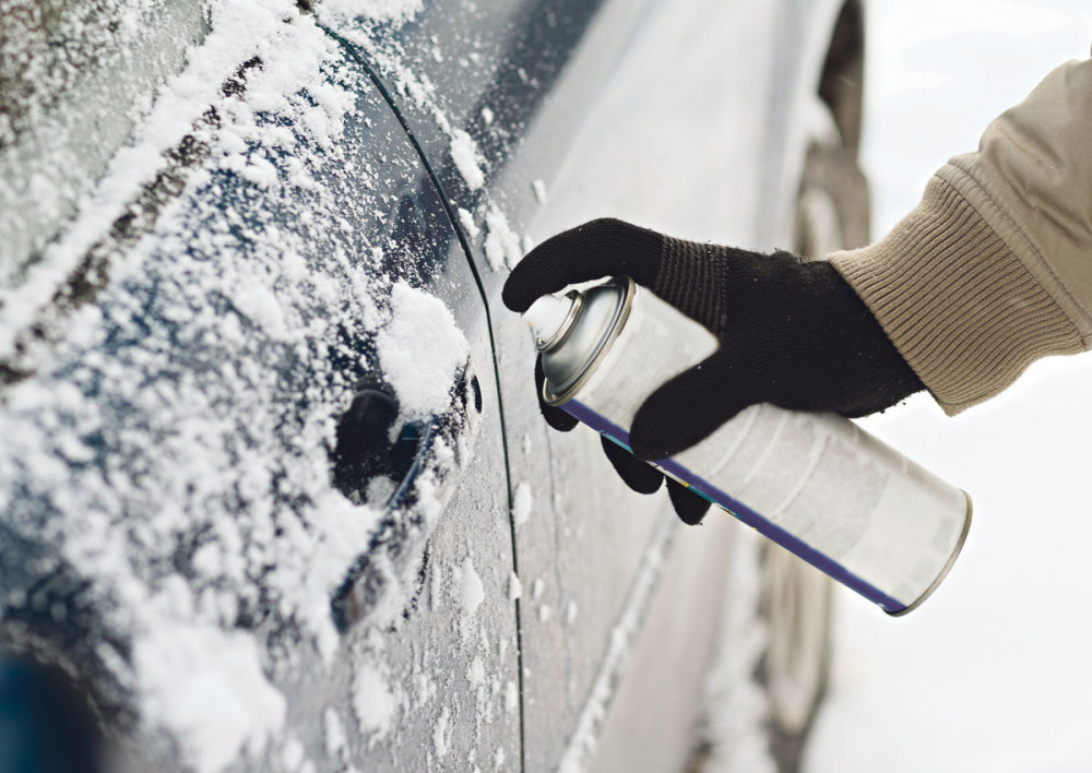 Brzo odledite bravu na automobilu, ali izbegavajte jedno jer može da vas opasno opali po džepu!