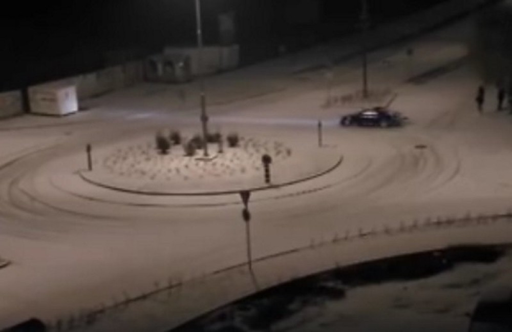 Ovako Nišlije "kruže" po snegu (VIDEO)