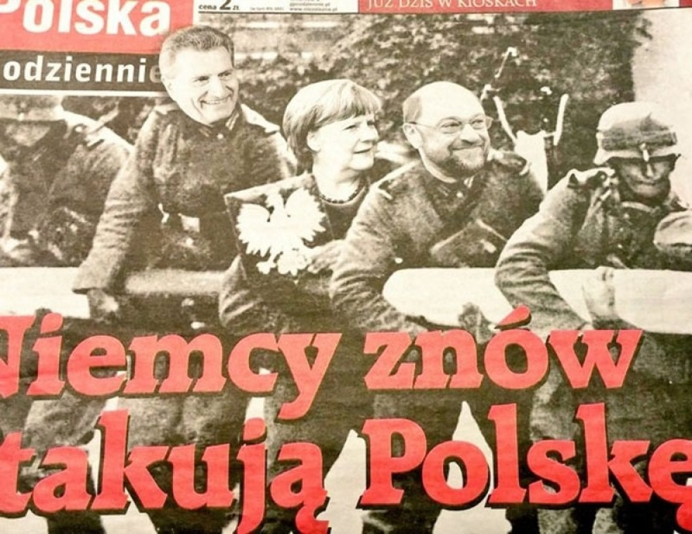 Merkelovu "obukli" u fašističku uniformu?!