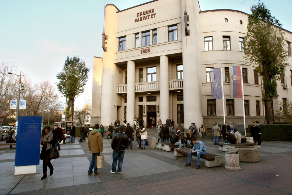 Ovaj pevač je završio dva državna fakulteta