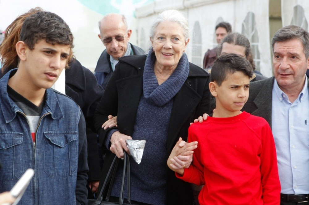 Moramo da pomognemo Grčkoj oko izbeglica