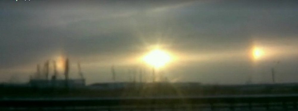 Tri Sunca na ruskom nebu (VIDEO)