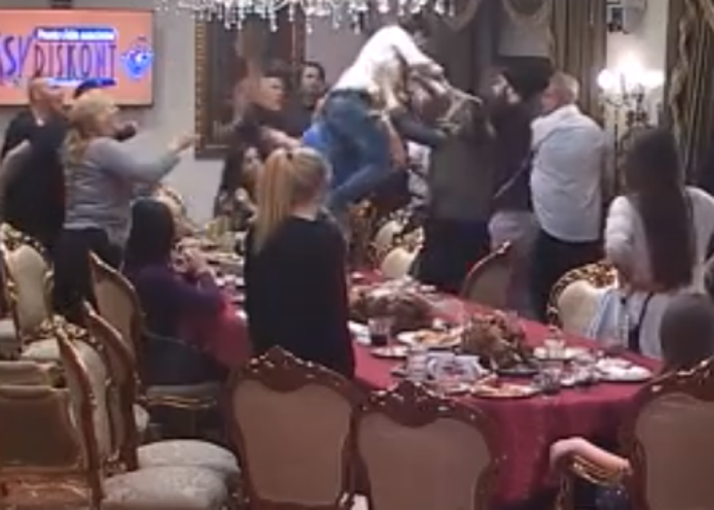 Učesnici "Parova" potukli se na Božić! (VIDEO)