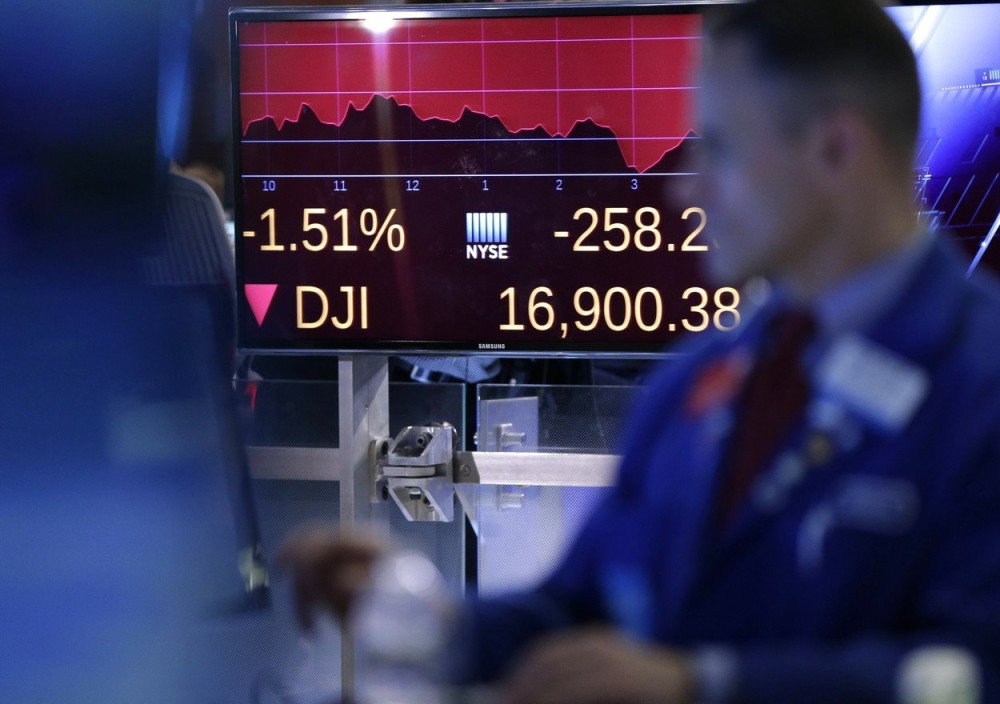 Akcije na Volstritu i evropskim berzama PADAJU KAO KAMENJE, bogataši u panici povlače pare na sigurno!