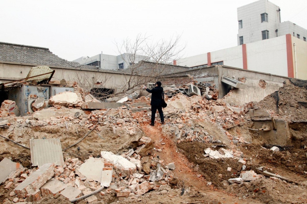 Srušili deo bolnice dok su u njoj ležali pacijenti (FOTO)