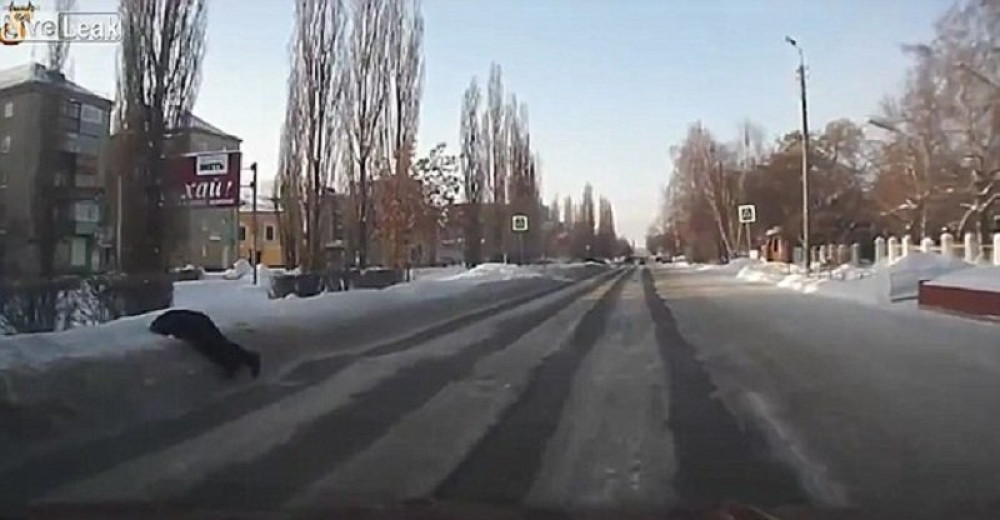 Urnebesan pad pijanog Rusa (VIDEO)