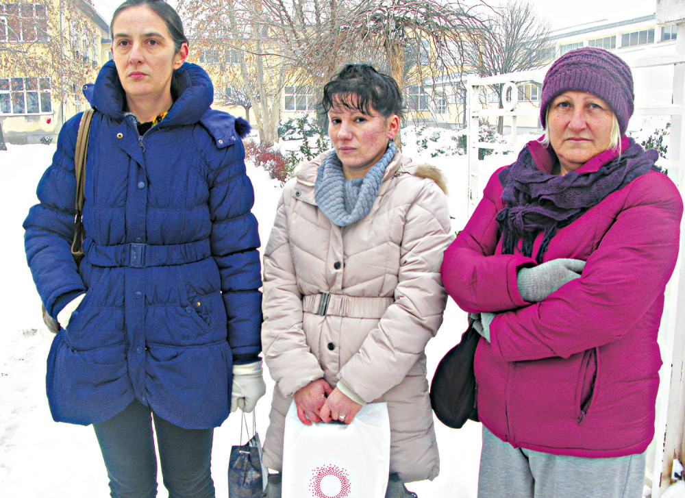 Direktorka nas tera da joj raspremamo stan!