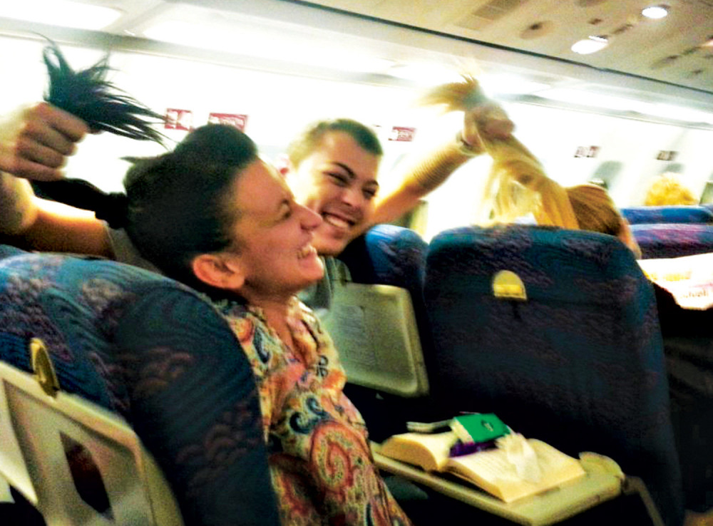 Sloba počupao koleginice