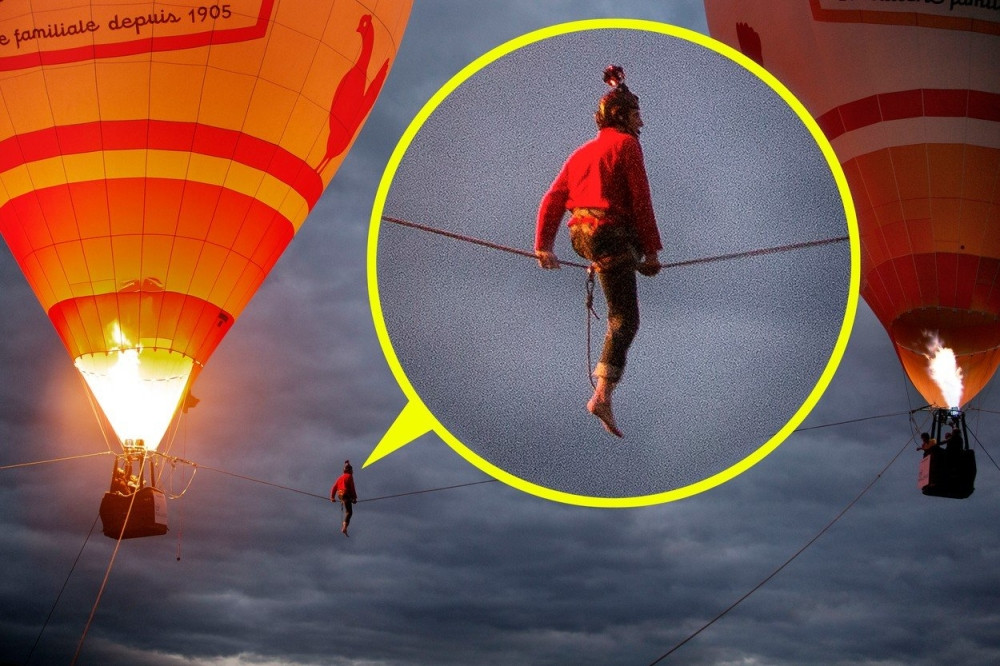 Hod po žici između dva balona!