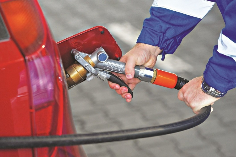 Gorivo u Srbiji POJEFTINJUJE, a evo i KOLIKO!