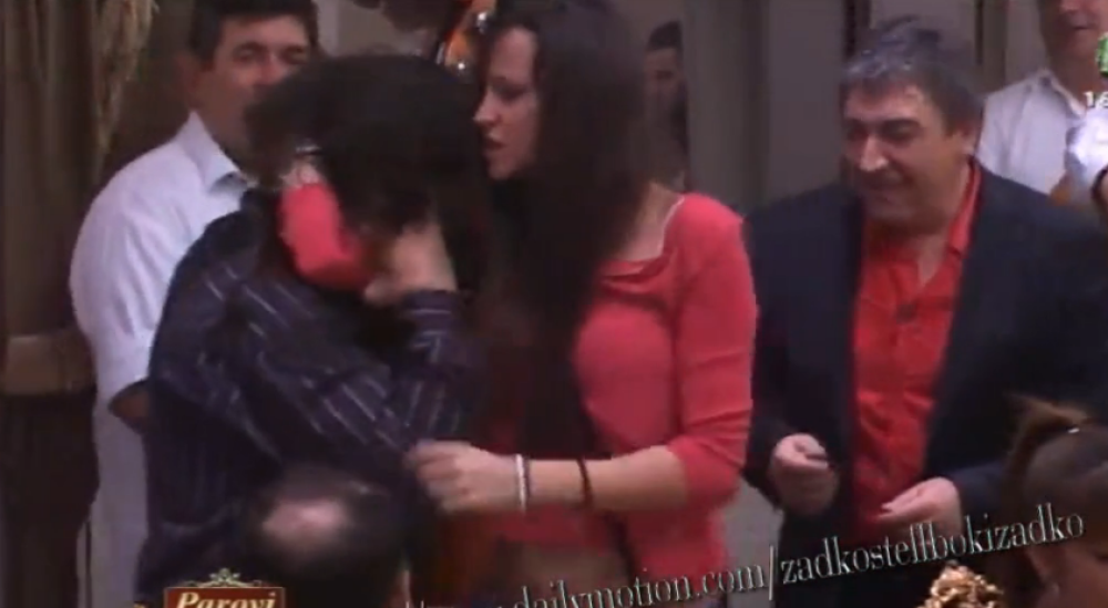 Ružica vukla Kalača za kosu! (VIDEO)