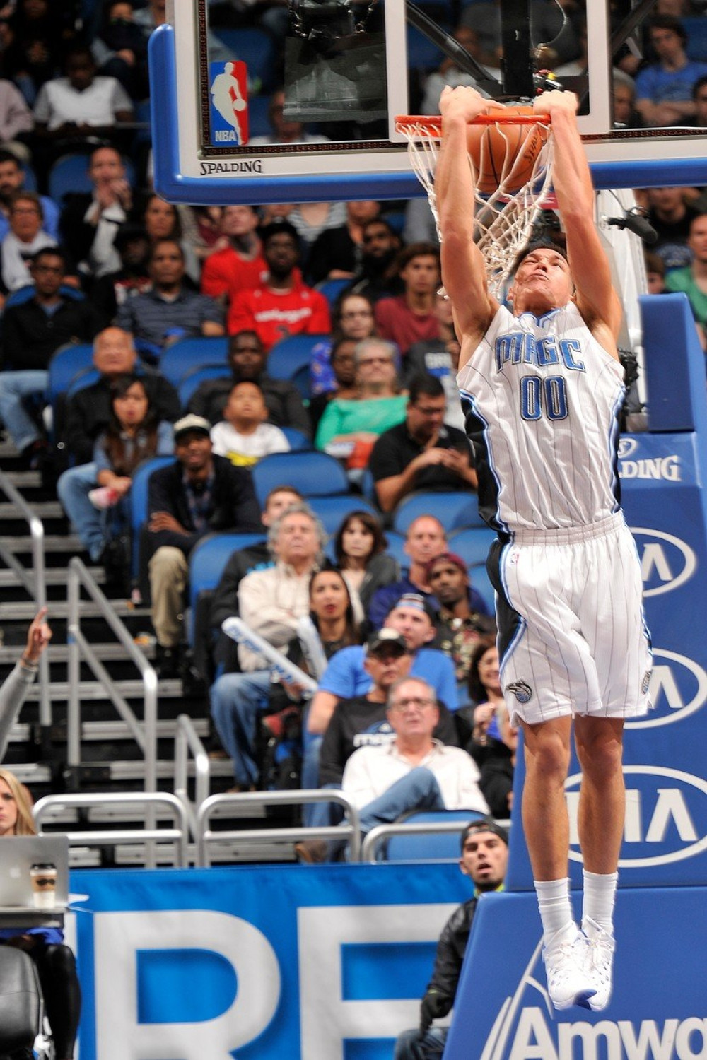 Monstruozno zakucavanje Gordona (VIDEO)