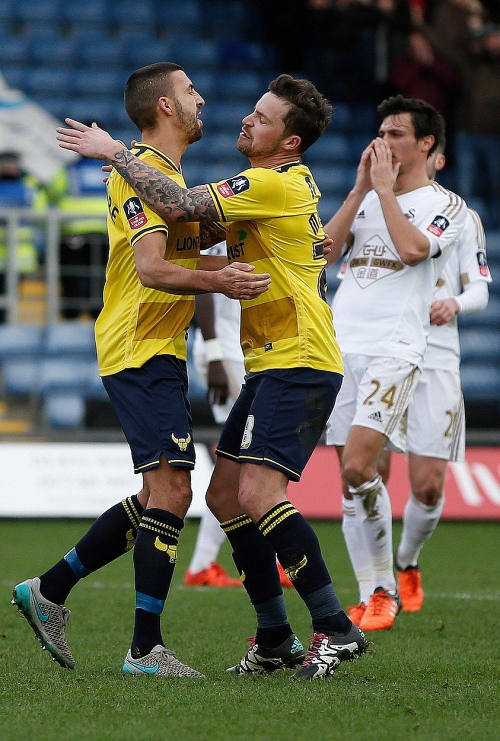 Oksford napravio senzaciju, Čelsi siguran