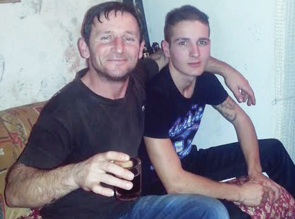 Iskasapio oca nožem, pa otišao da puši!