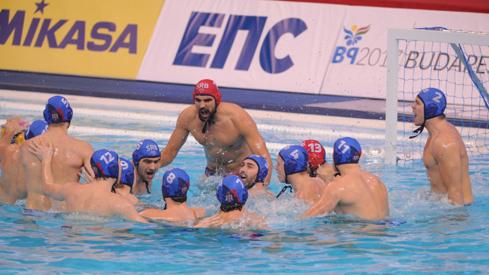 Ovako dame bodre svoje "delfine" (FOTO)