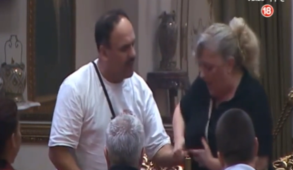 Zmaj vatao Vesnu za dude (VIDEO)