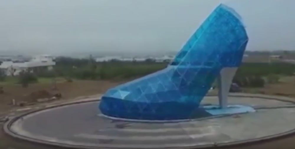 Crkva u obliku ženske cipele! (VIDEO)