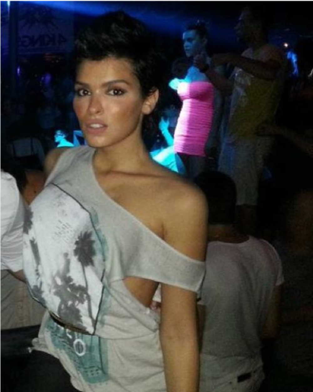 Lepa manekenka se našla na meti fanova!