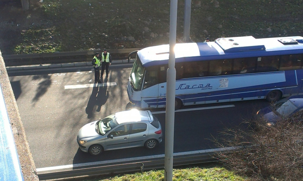 Bacila se s Plavog mosta (FOTO)