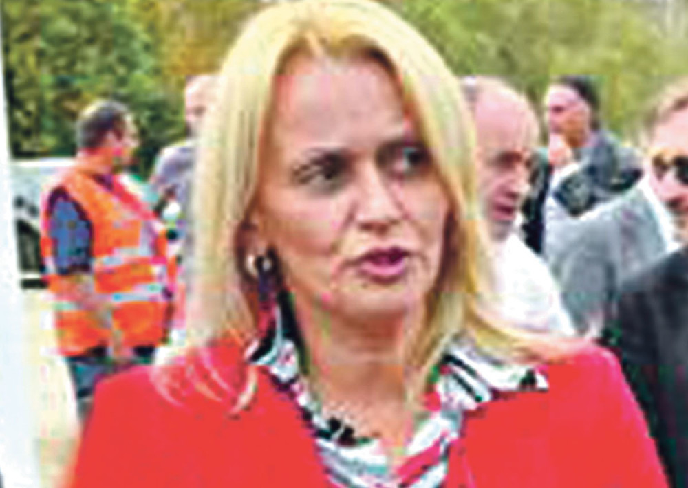 Ko ne pozdravi direktorku, plaća kaznu