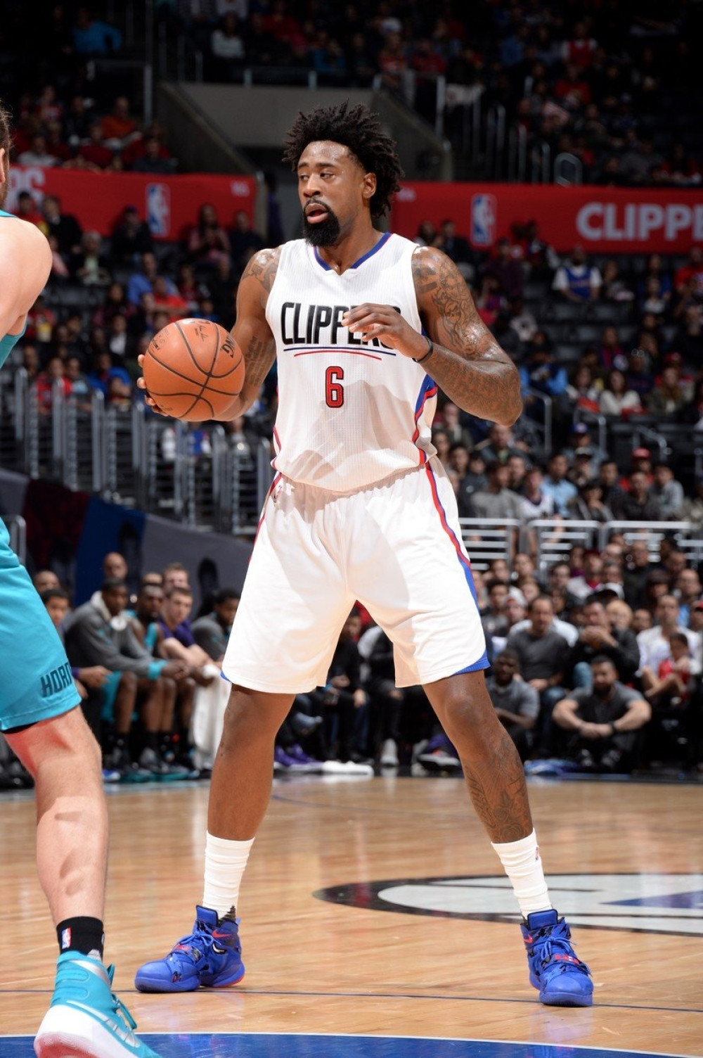 Deandre Džordan slomio obruč! (VIDEO)