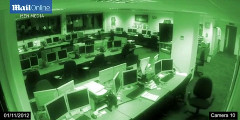 Kancelariju opsedaju duhovi! (VIDEO)