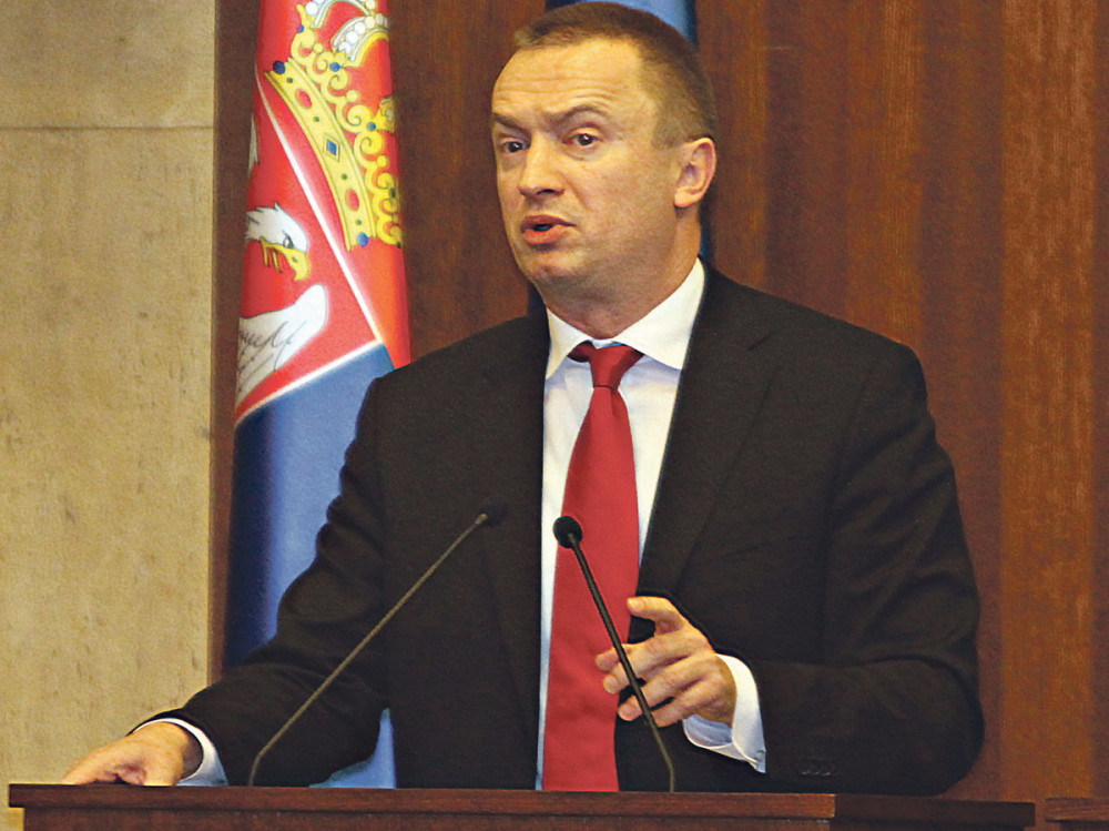 Dačić se ponižava zbog vlasti