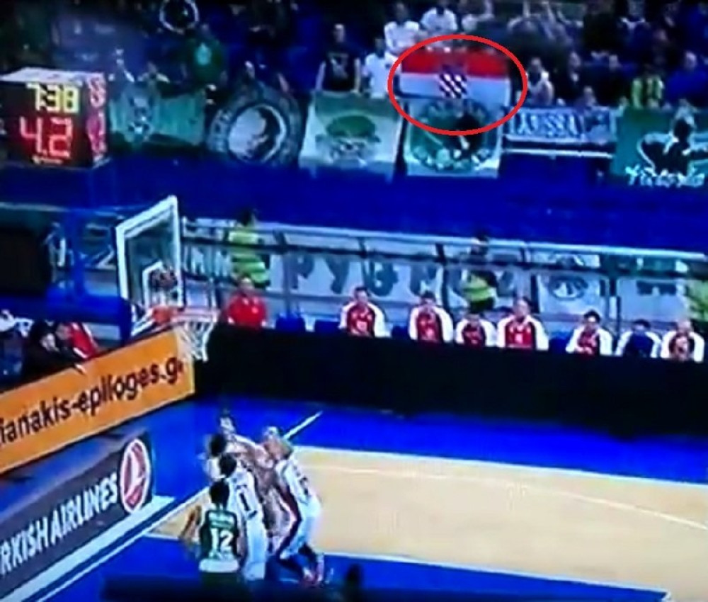 Grci mahali hrvatskom zastavom u "OAKA" areni (VIDEO)