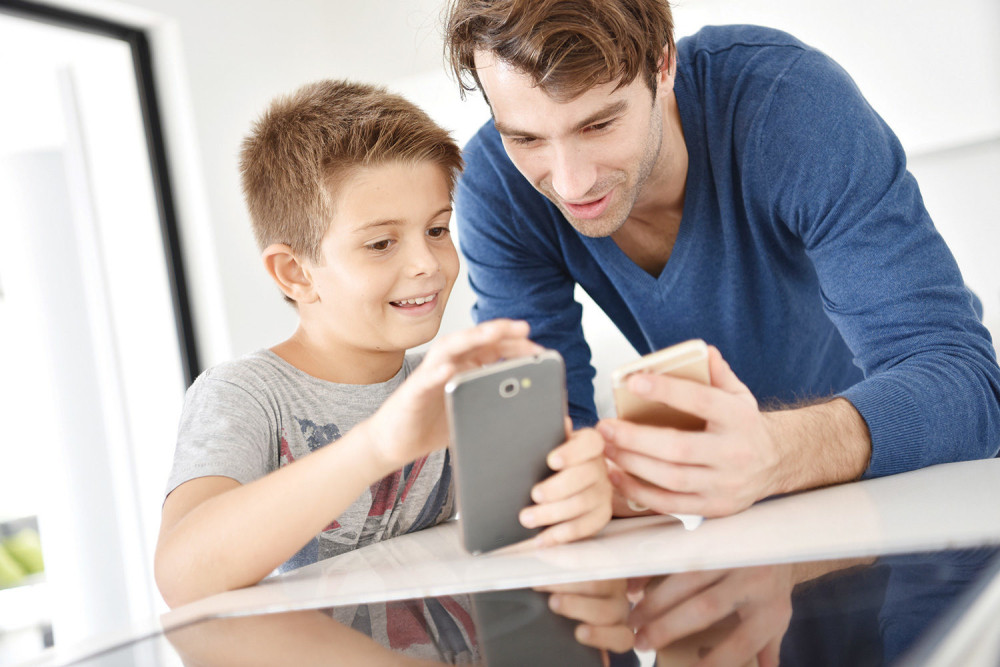 Srbi pametne telefone najviše koriste za ovo!