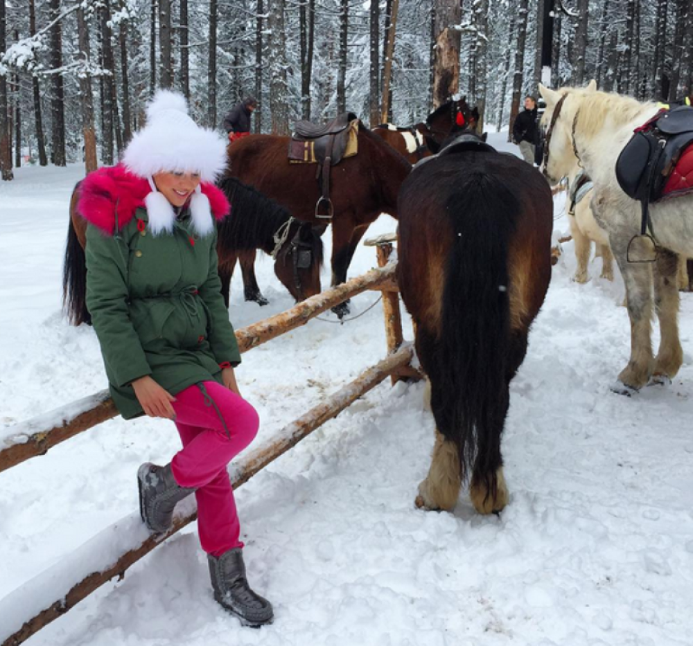 Ovako Stanija uživa na Zlatiboru! (VIDEO)