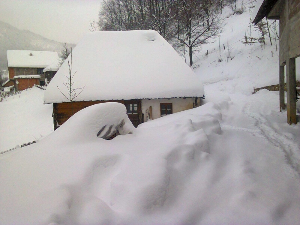 Srbi sedam dana bez struje, vode i telefona!