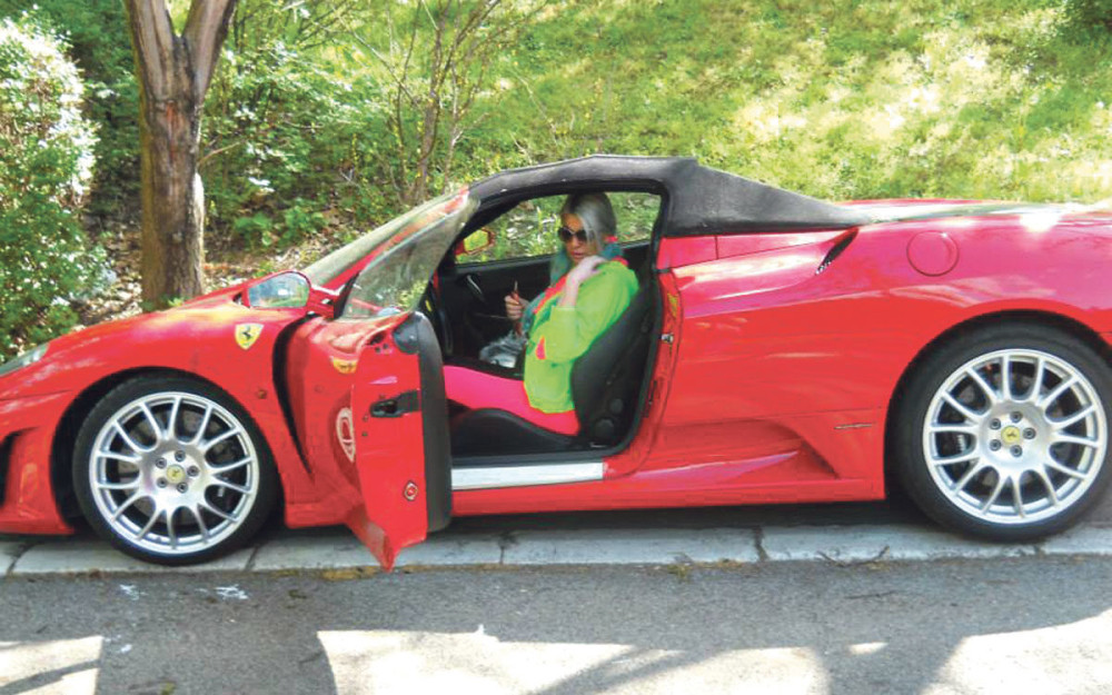 Pevačica u kriminalu do guše! Druži se samo sa žestokim momcima, povukla se iz javnosti, a danas je OVAKVOG IZGLEDA došla u sud! (FOTO)