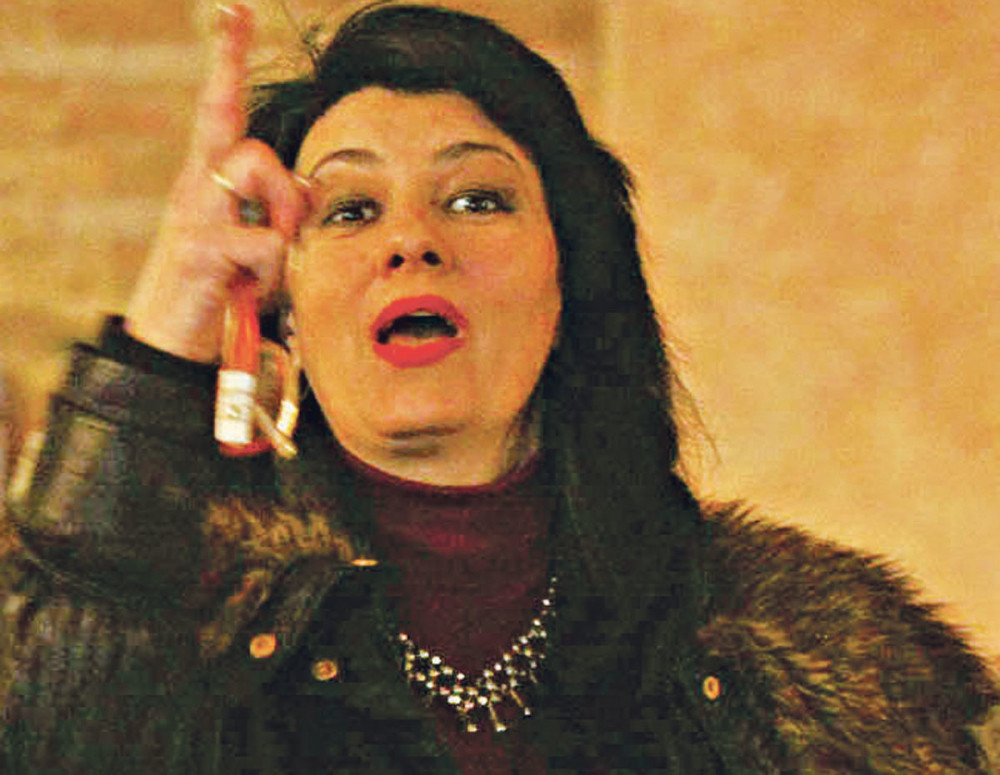 Saška: Era je gej, privodi dečake!