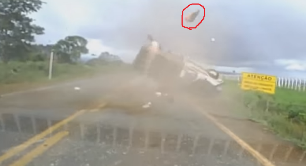 Pukom srećom preživeo saobraćajku! (VIDEO)