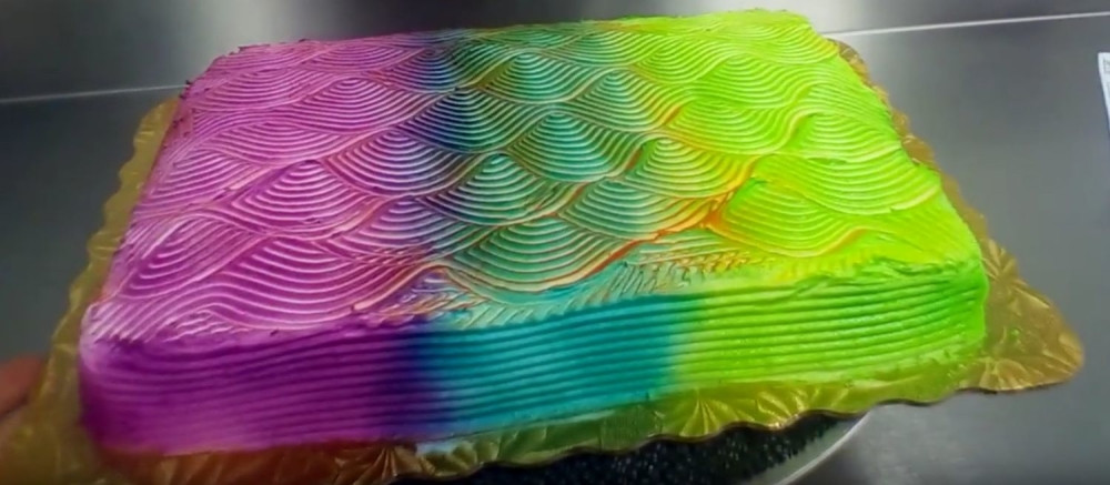 Koje je boje ova torta? (VIDEO)