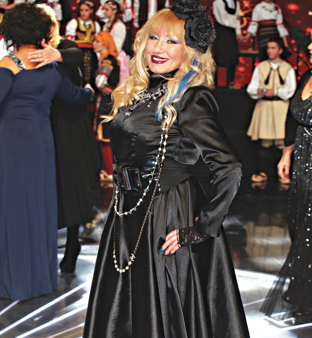 Od kada je on umro, niko me nije pogledao!